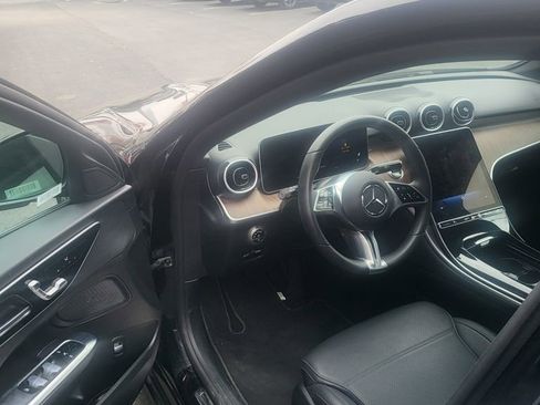 Used 2025 Mercedes-Benz C 300 4MATIC Sedan image 3