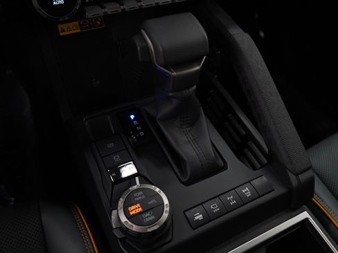 Used 2024 Toyota Tacoma Trailhunter image 22