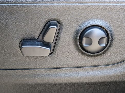 Used 2023 RAM 1500 Big Horn RWD image 22
