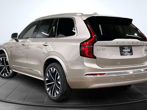 New 2026 Volvo XC90 T8 Plus w/ Protection Package Premier image 4