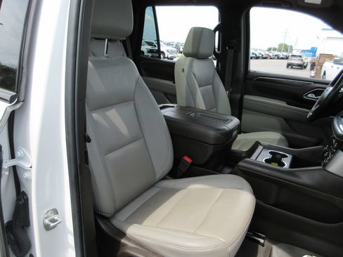 Certified 2023 Chevrolet Tahoe Z71 w/ Luxury Package AWD/4WD image 25