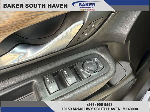Used 2021 GMC Terrain SLE w/ Driver Convenience Package image 17