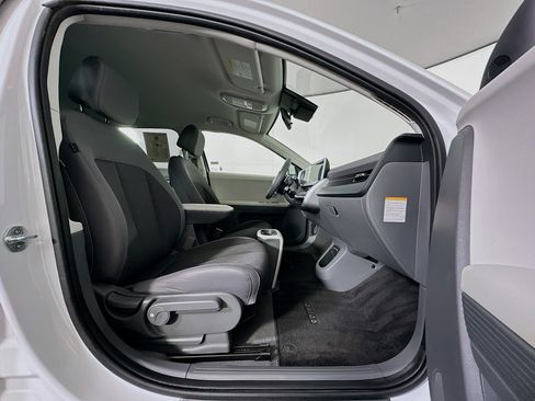 Used 2024 Hyundai Ioniq 5 SE RWD image 30
