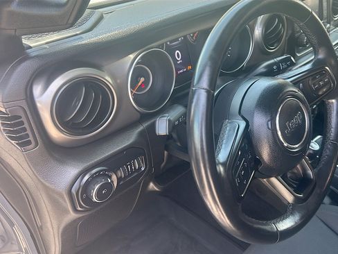 Used 2019 Jeep Wrangler Sport AWD/4WD image 9