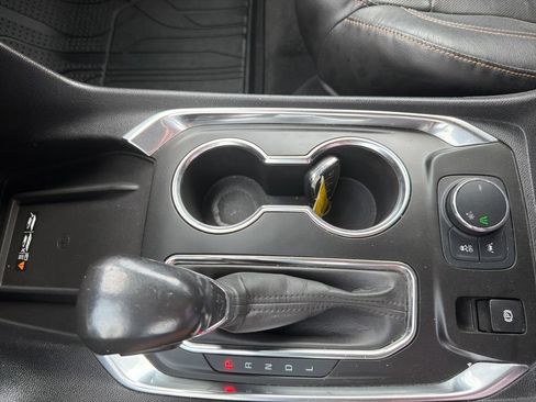 Used 2021 Chevrolet Traverse Premier w/ LPO, Floor Liner Package FWD image 22