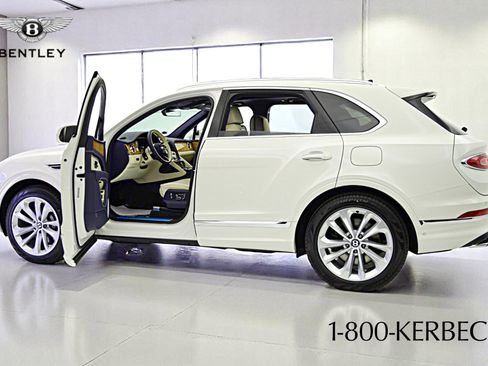 New 2025 Bentley Bentayga Plug-In Hybrid image 8