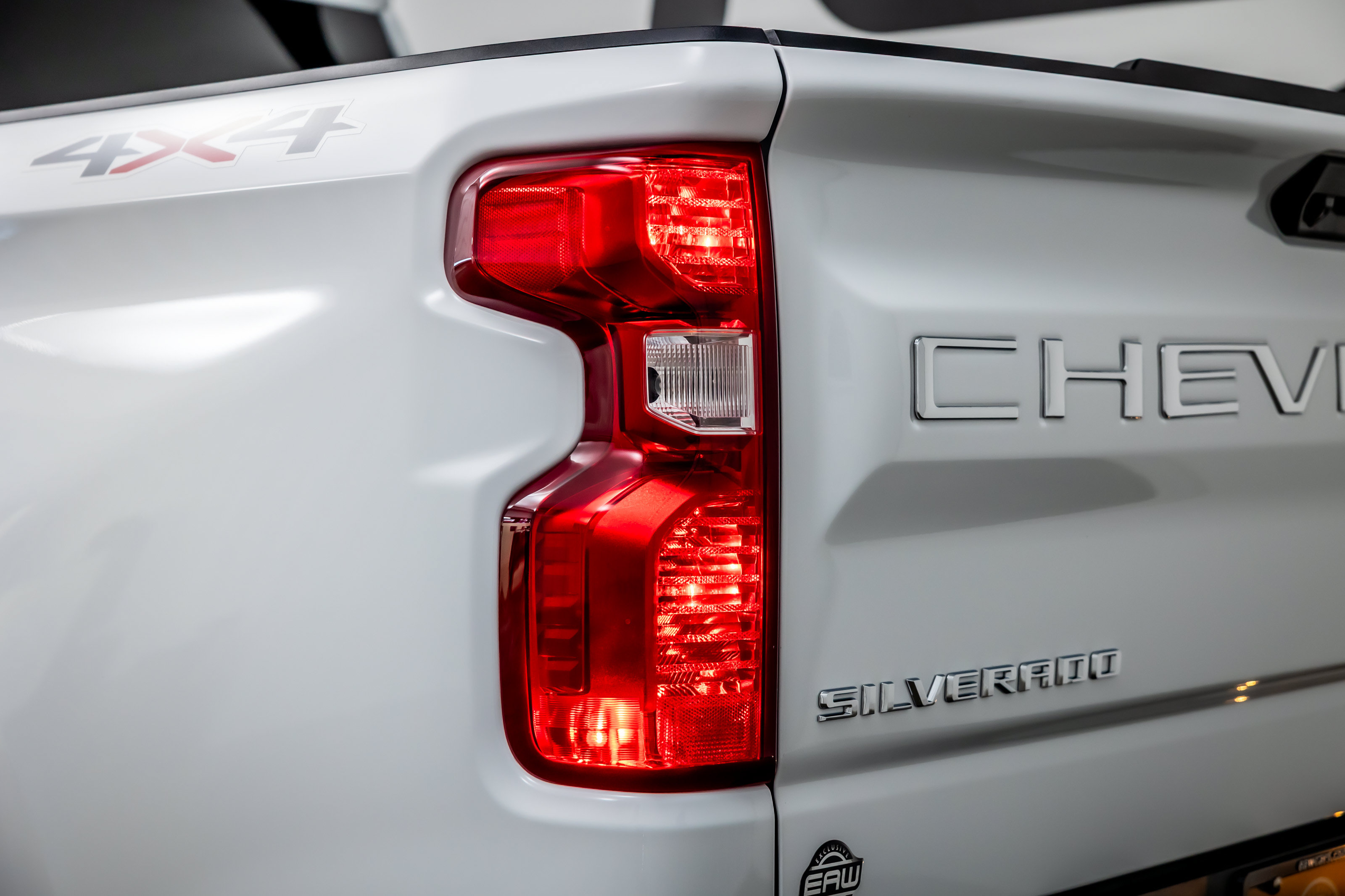 Used 2025 Chevrolet Silverado 1500 LT AWD/4WD image 13