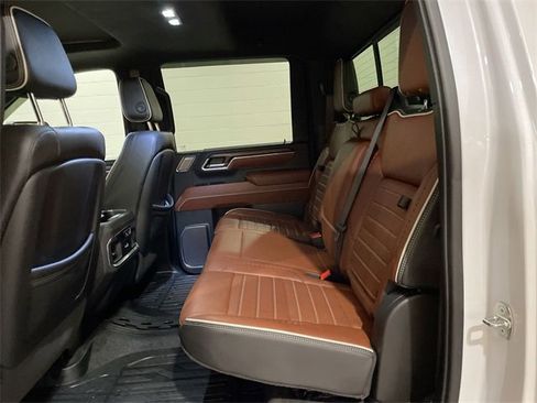 Used 2024 GMC Sierra 3500 Denali Ultimate image 14