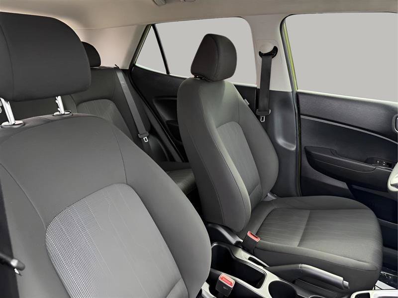 Used 2022 Hyundai Venue SE FWD image 26