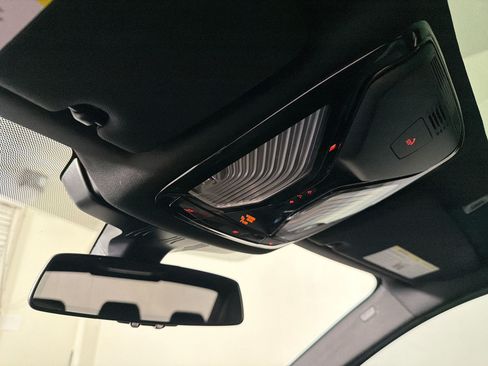 Used 2023 BMW 530i w/ Convenience Package RWD image 31