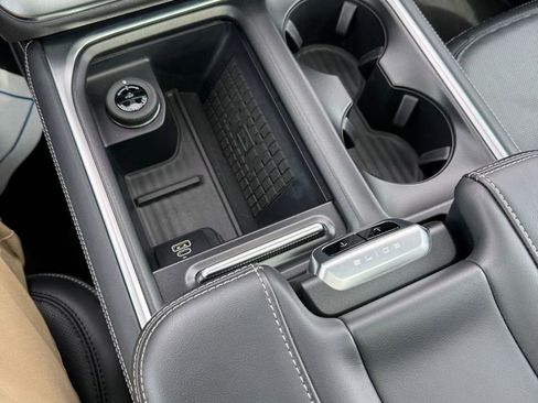 Used 2025 Ford Expedition Max Platinum image 23