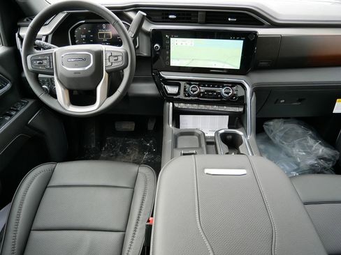 New 2026 GMC Sierra 3500 Denali w/ Denali Reserve Package AWD/4WD image 12