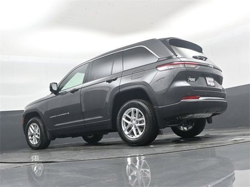 New 2025 Jeep Grand Cherokee Laredo X w/ Luxury Tech Group I image 32