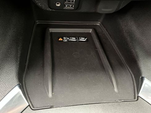 Certified 2023 Chevrolet Traverse LT w/ LT Premium Package AWD/4WD image 29