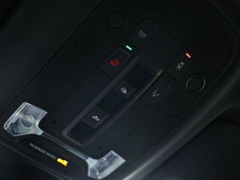 Certified 2025 Audi Q3 2.0T Premium w/ Convenience Package image 40