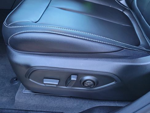 Used 2025 Jeep Grand Cherokee Limited w/ Trailer Tow Package image 9