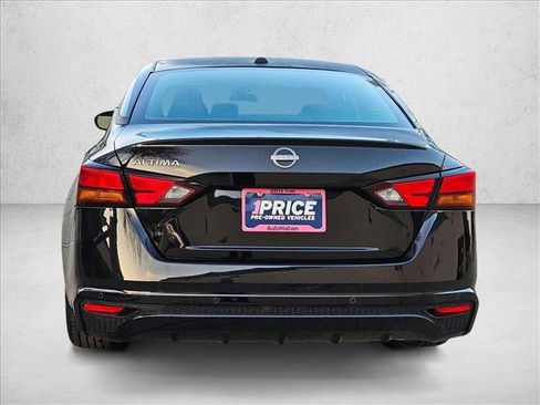 Used 2025 Nissan Altima 2.5 SV image 6