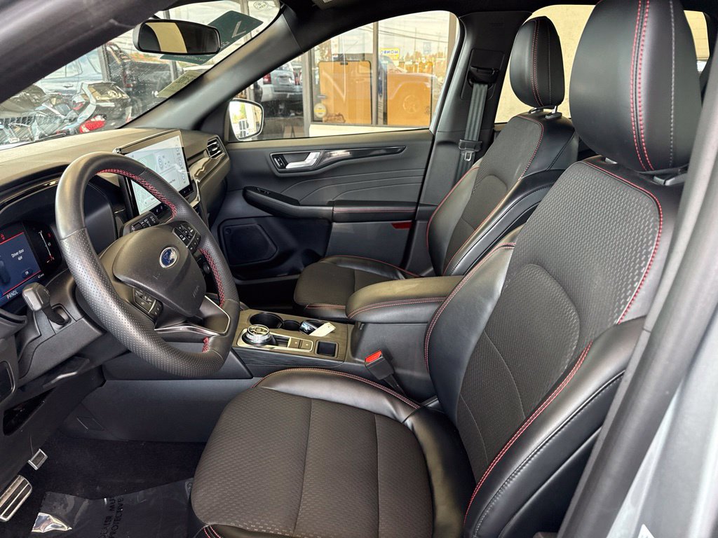Used 2023 Ford Escape ST-Line w/ Tech Pack #1 AWD/4WD image 12
