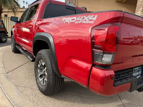 Used 2019 Toyota Tacoma TRD Off-Road image 23