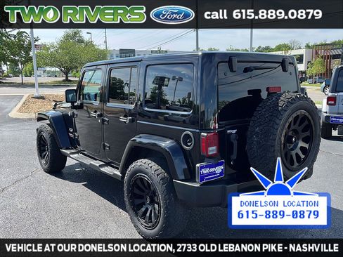 Used 2017 Jeep Wrangler Unlimited Sahara w/ Connectivity Group AWD/4WD image 9