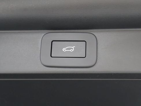 Used 2025 Land Rover Range Rover Autobiography AWD/4WD image 17