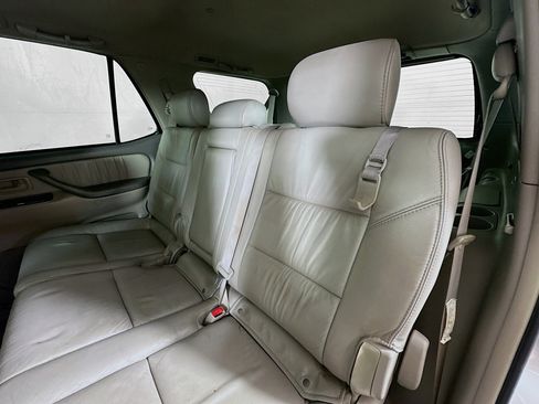 Used 2007 Toyota Sequoia Limited AWD/4WD image 24