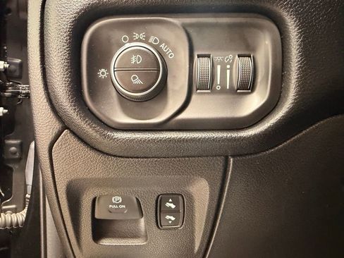 Used 2019 RAM 1500 Big Horn image 23