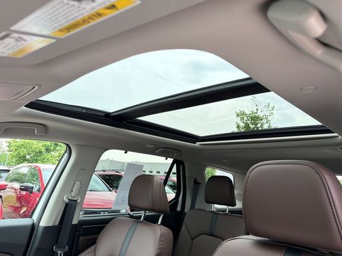 New 2026 Honda Pilot Touring image 14