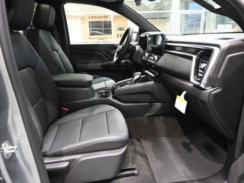 New 2026 GMC Canyon Elevation w/ Convenience Package image 12