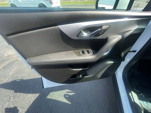 Used 2025 Chevrolet Blazer LT FWD image 22