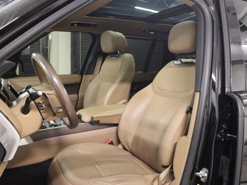 Used 2024 Land Rover Range Rover SE image 5