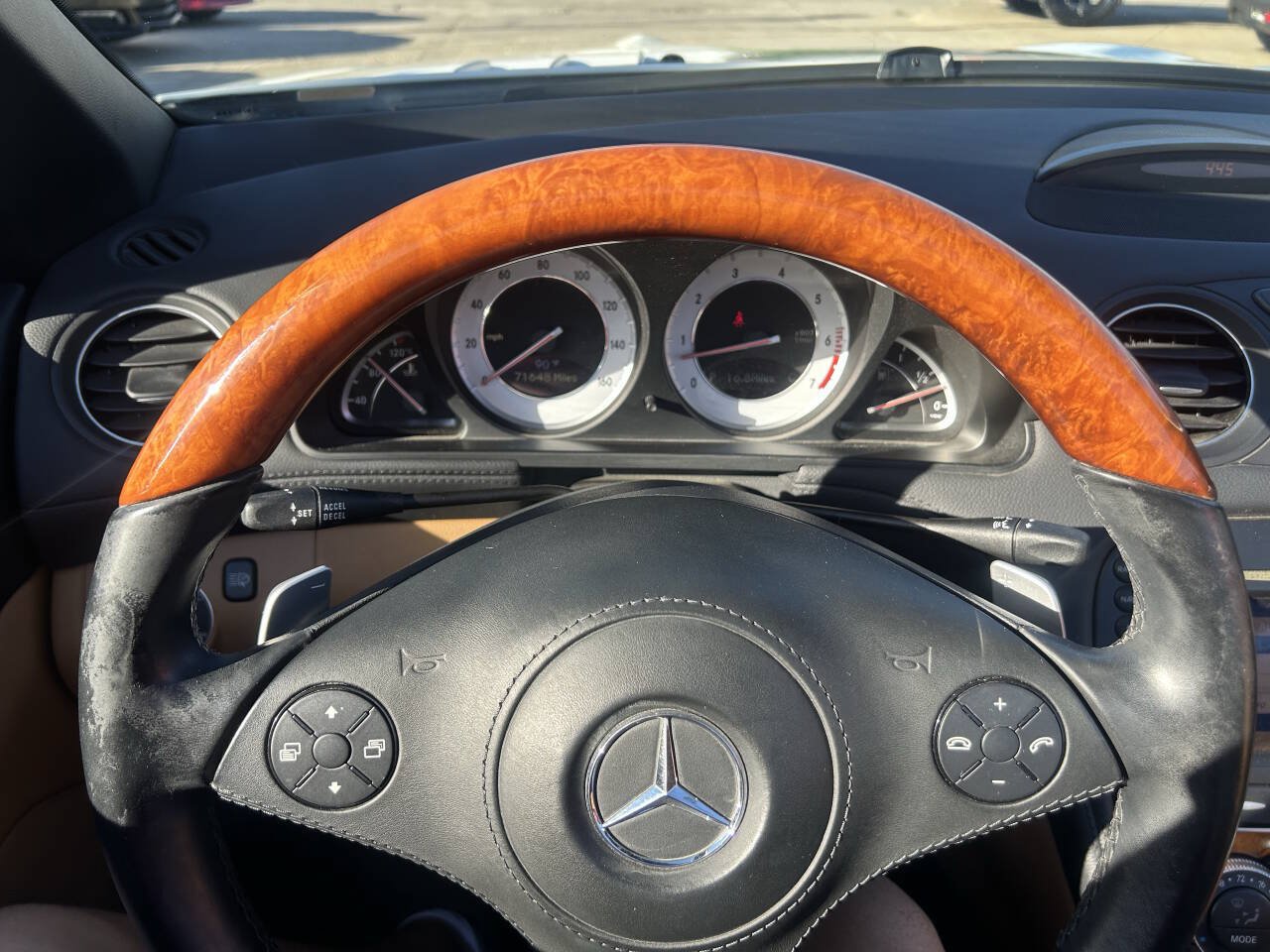 Used 2011 Mercedes-Benz SL 550 image 27