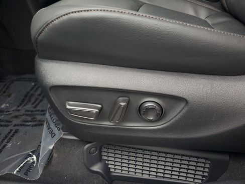 New 2026 Toyota Sienna Platinum image 17