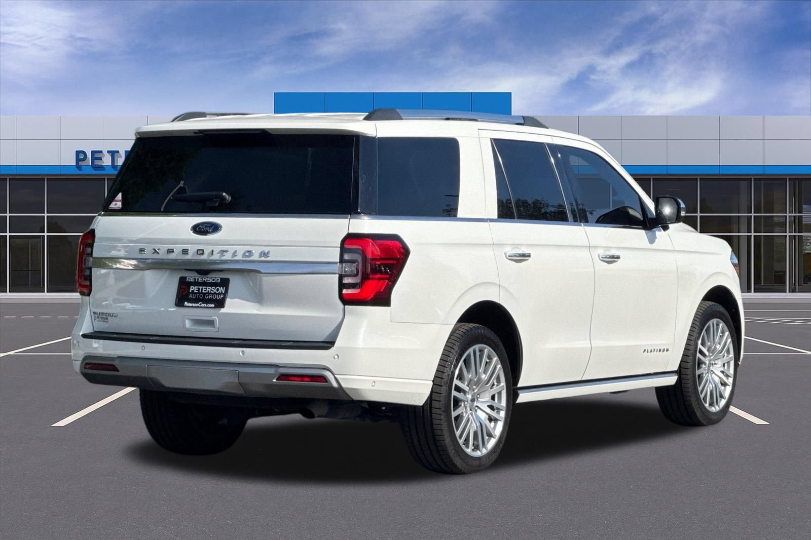 Used 2024 Ford Expedition Platinum AWD/4WD image 4
