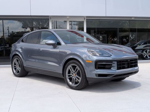 New 2026 Porsche Cayenne Coupe AWD/4WD image 7