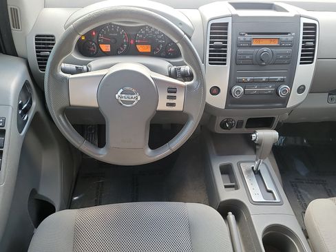 Used 2009 Nissan Frontier SE w/ SE Value Truck Pkg AWD/4WD image 11