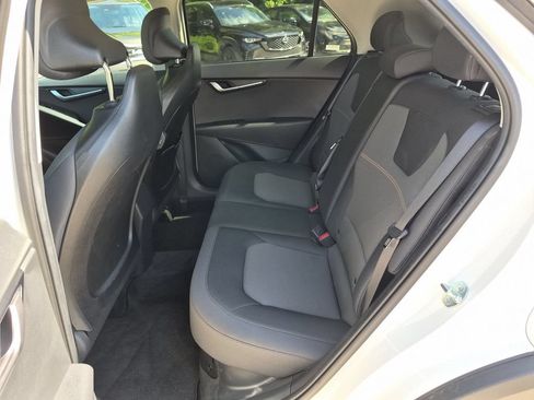 Used 2025 Kia Niro LX FWD image 27