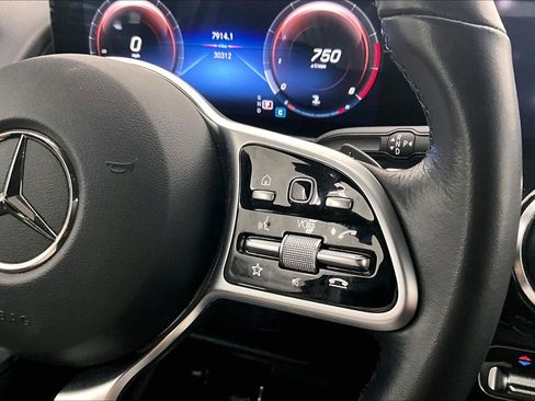 Certified 2022 Mercedes-Benz GLB 250 4MATIC image 22