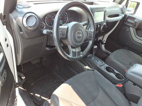 Used 2017 Jeep Wrangler Unlimited Sport w/ Quick Order Package 24S AWD/4WD image 9