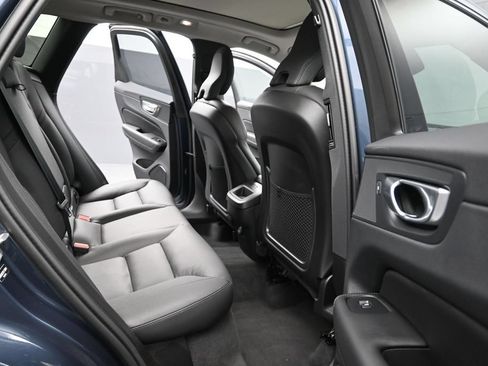 Used 2025 Volvo XC60 B5 Plus AWD/4WD image 17
