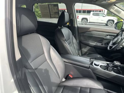 Used 2023 Nissan Rogue SV w/ SV Premium B Package AWD/4WD image 29