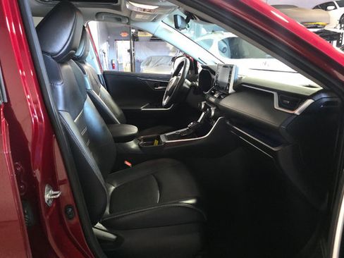 Used 2020 Toyota RAV4 Limited w/ Limited Grade Weather Package AWD/4WD image 4