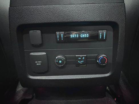 Used 2015 Ford Expedition XLT w/ Equipment Group 202A AWD/4WD image 36