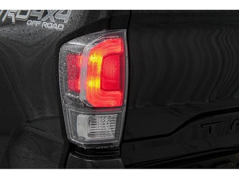 Used 2023 Toyota Tacoma TRD Off-Road image 22