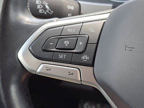 Used 2020 Volkswagen Atlas Cross Sport SE w/ Panoramic Sunroof Package AWD/4WD image 12