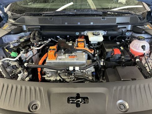 Used 2024 Chevrolet Equinox EV LT w/ LPO, Blackout Package image 8