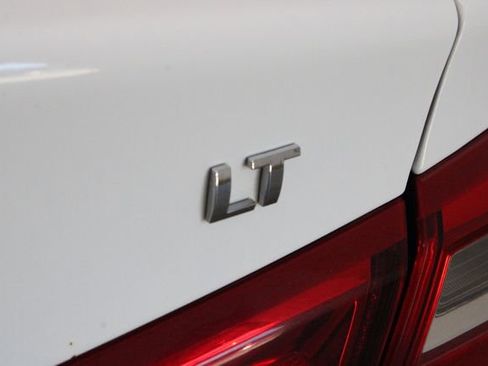 Used 2023 Chevrolet Malibu LT image 38