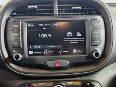Used 2025 Kia Soul LX w/ LX Technology Package FWD image 19