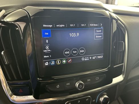 Used 2023 Chevrolet Traverse LT FWD image 16