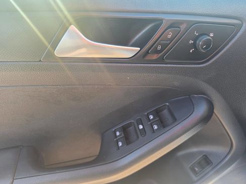 Used 2016 Volkswagen Jetta S FWD image 14
